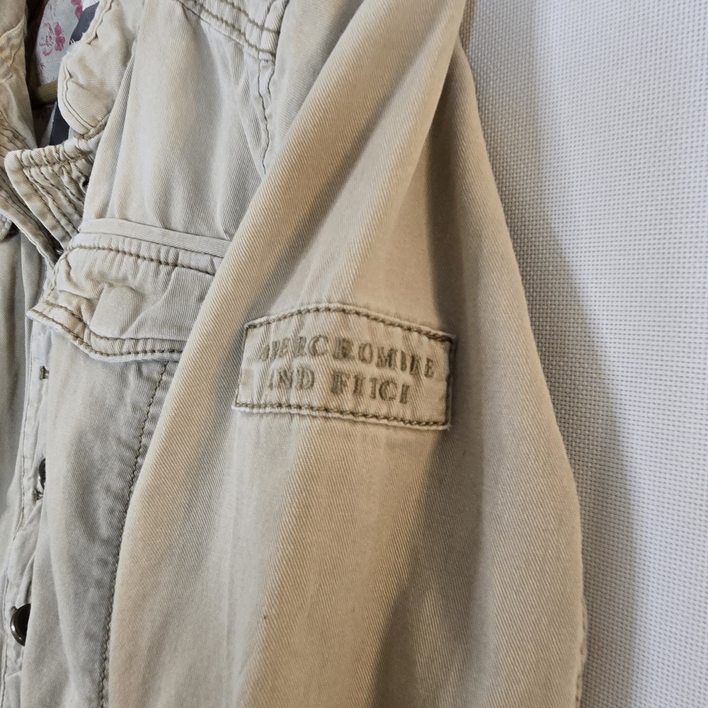 Abercrombie & Fitch Women's Size M Crop Military Tan Button Up Jacket - Picture 5 of 13